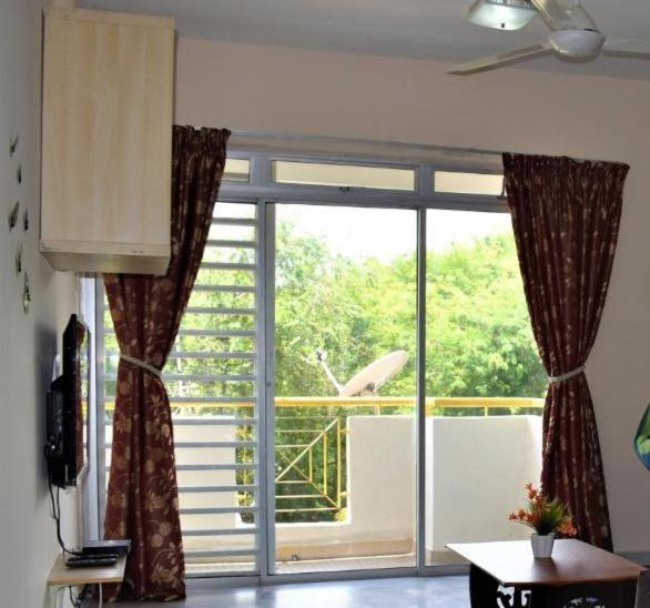 Purnama Homestay At Oceanview Resort ポートディクソン エクステリア 写真