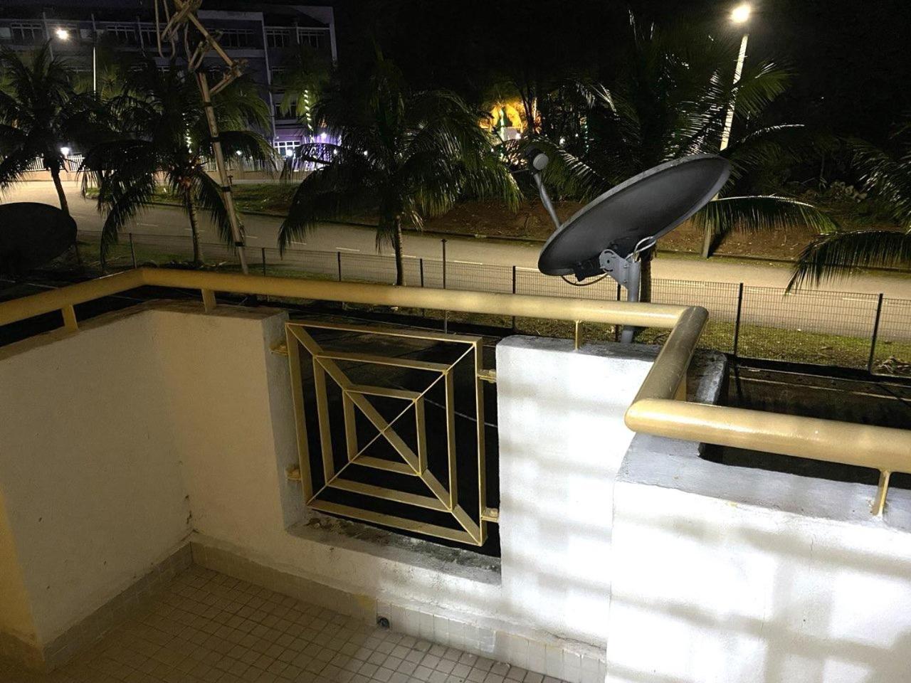 Purnama Homestay At Oceanview Resort ポートディクソン エクステリア 写真